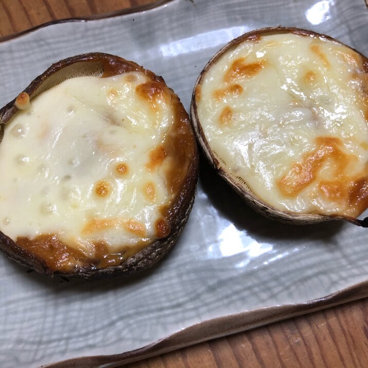 しいたけの味噌マヨチーズ焼き